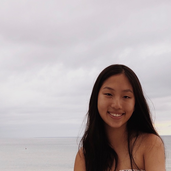 Meet your Posher, Erica - Picture 1 of 1